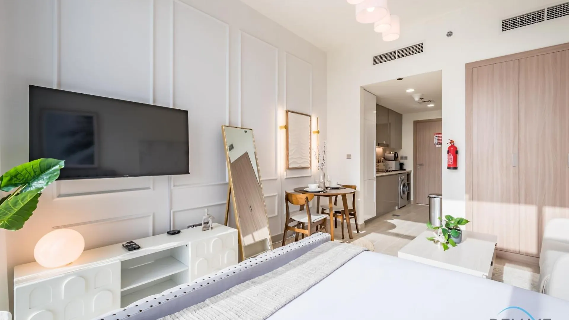 Charming Studio Apartment In Azizi Riviera 24 By Deluxe Holiday Homes Dubái