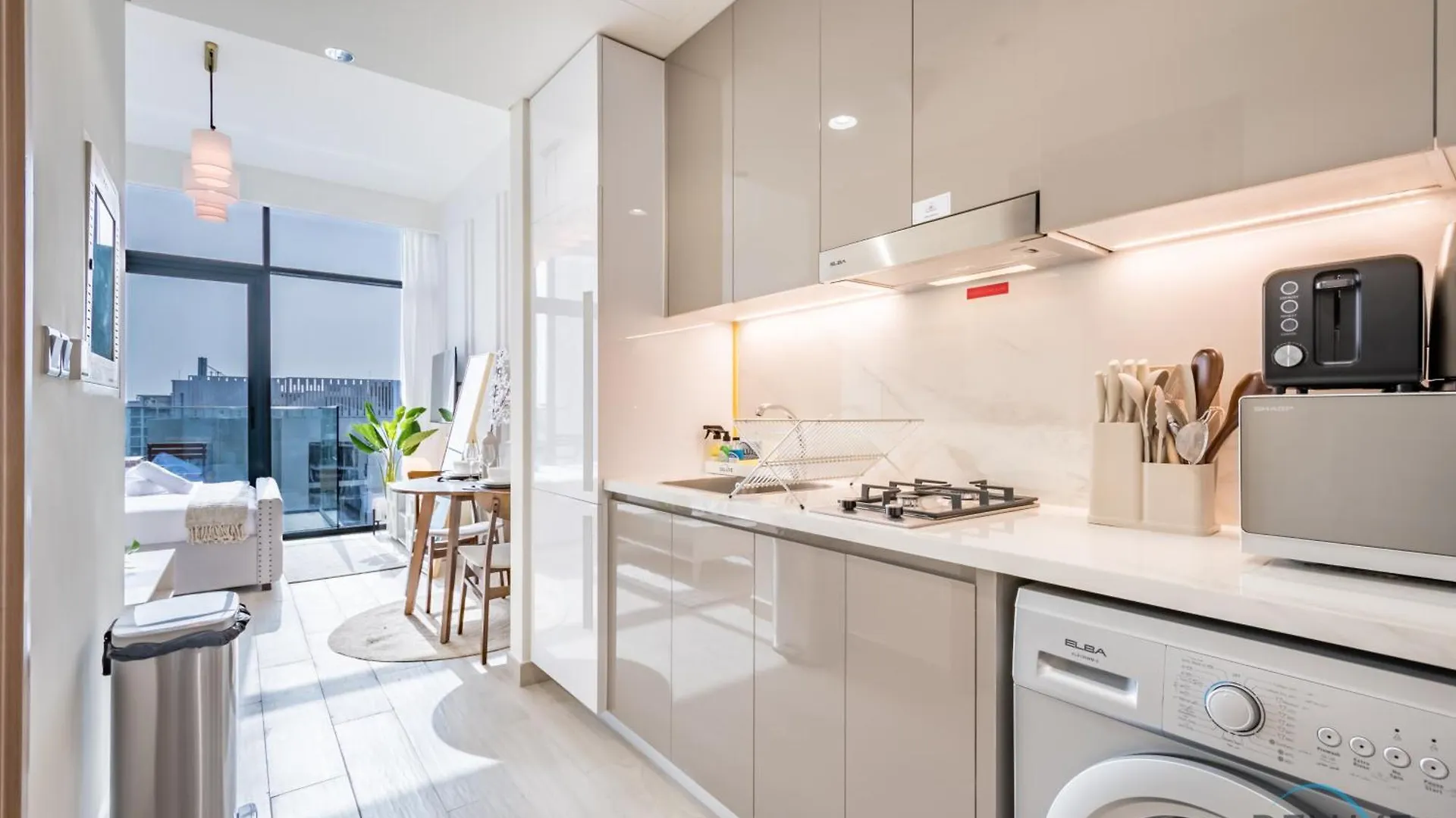 Charming Studio Apartment In Azizi Riviera 24 By Deluxe Holiday Homes Dubai