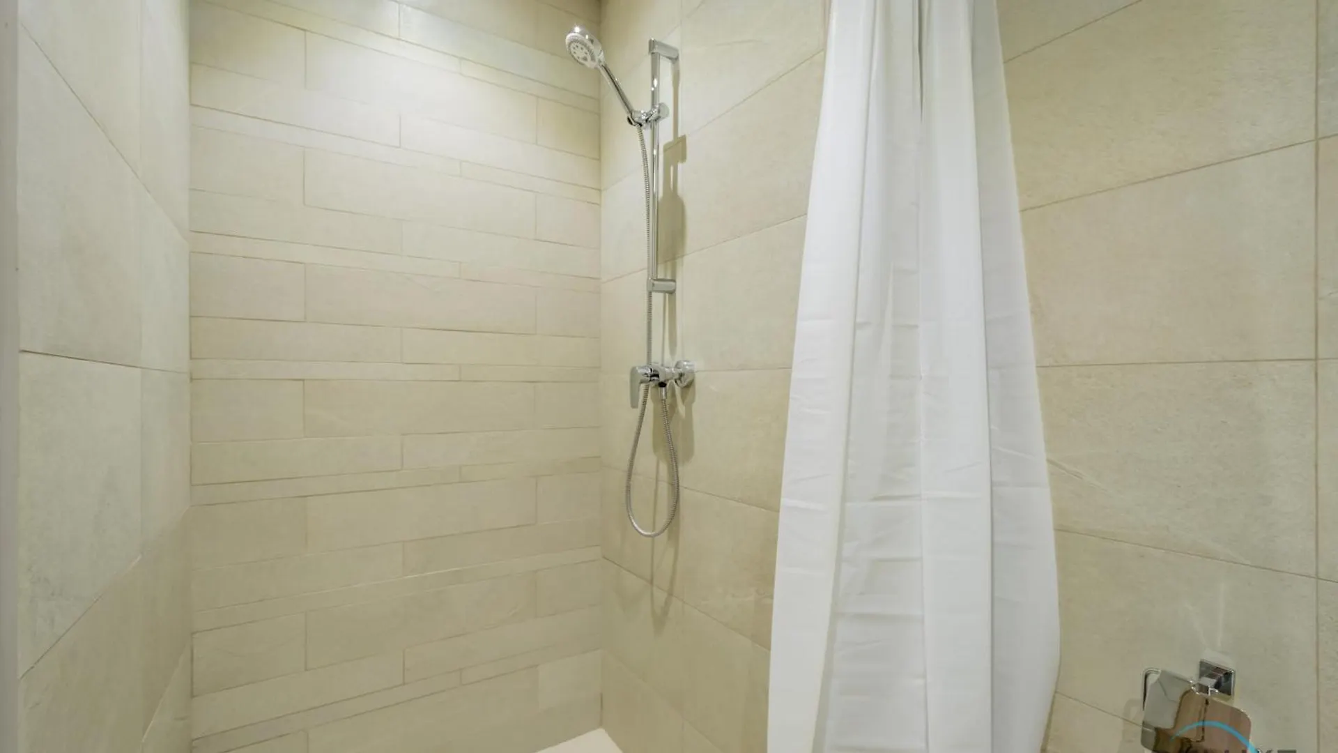 Charming Studio Apartment In Azizi Riviera 24 By Deluxe Holiday Homes Dubai 0*,